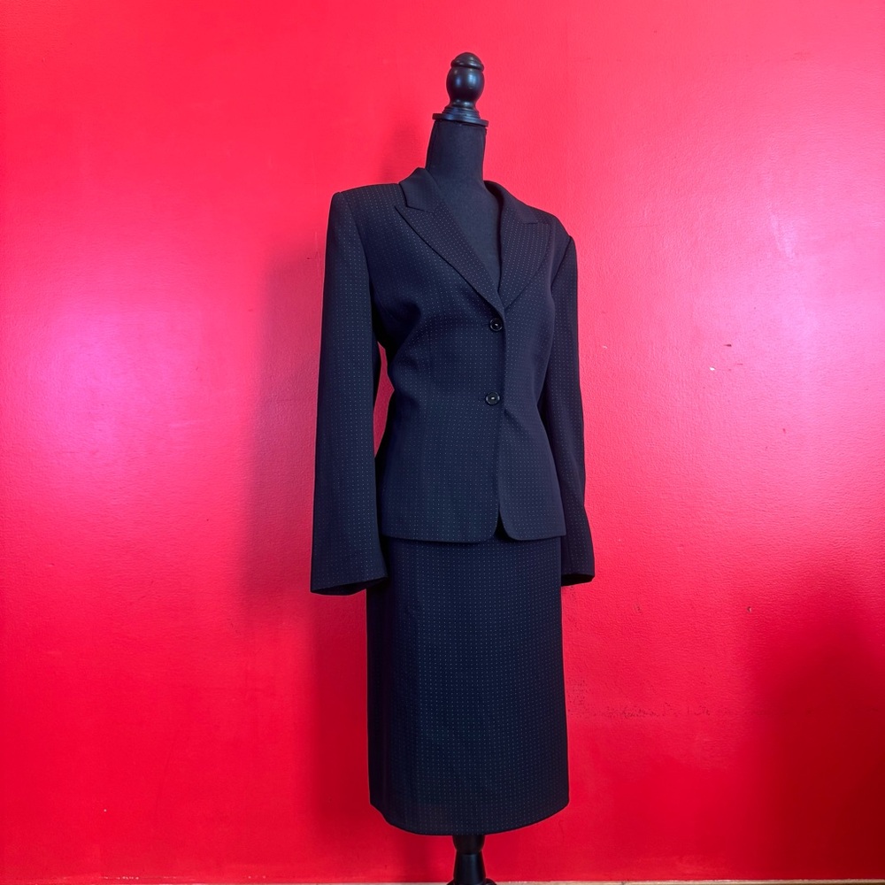 Tahari Skirt Suit